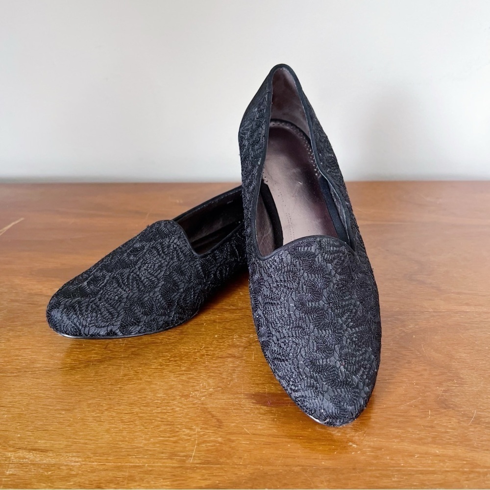 vintage • Trotters 90s black lace loafers flats slip ons smoking slippers